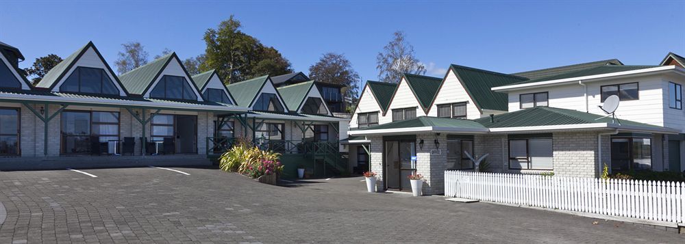 Gables Lakefront 4*