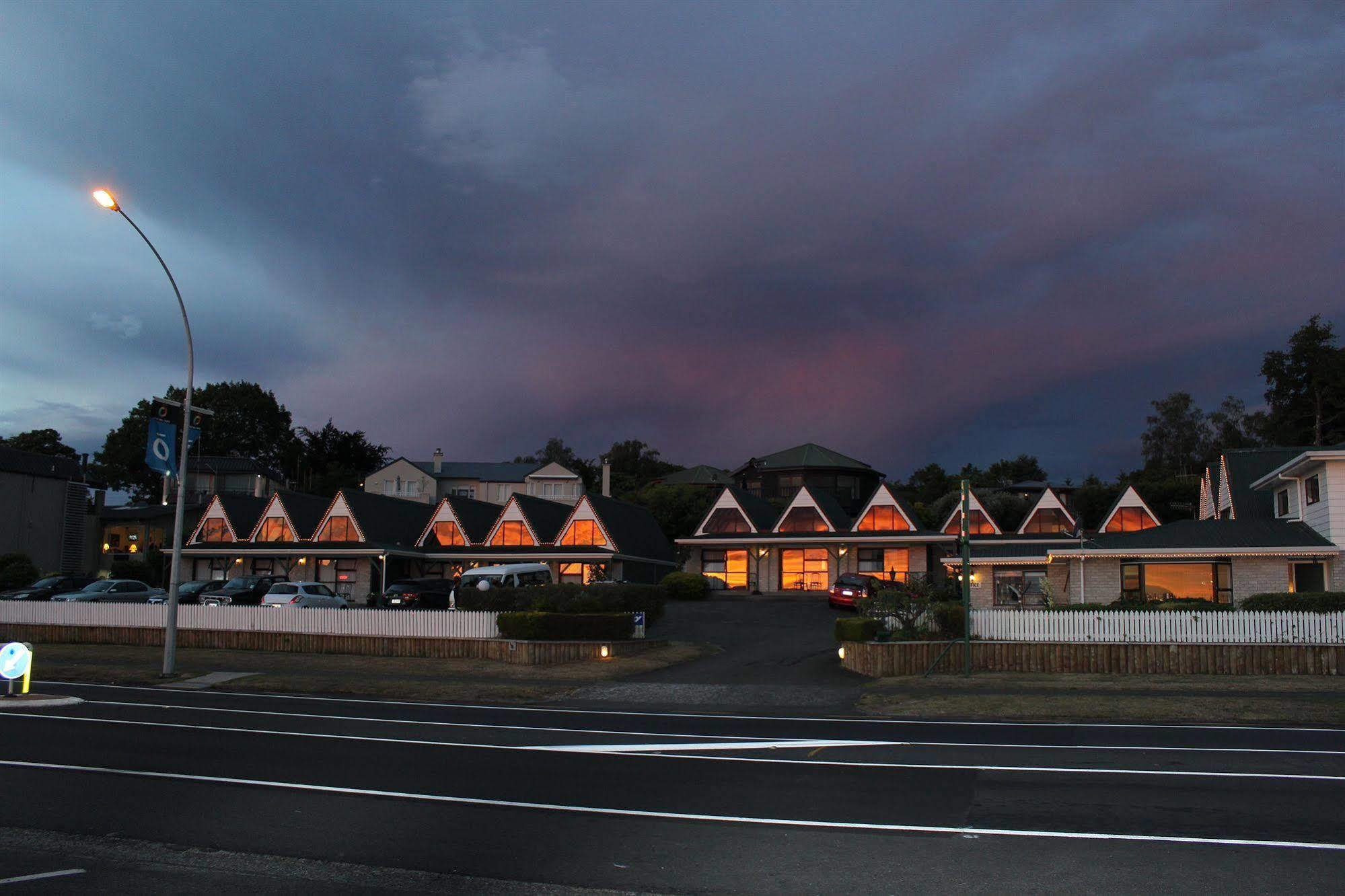 Motel Gables Lakefront Taupo